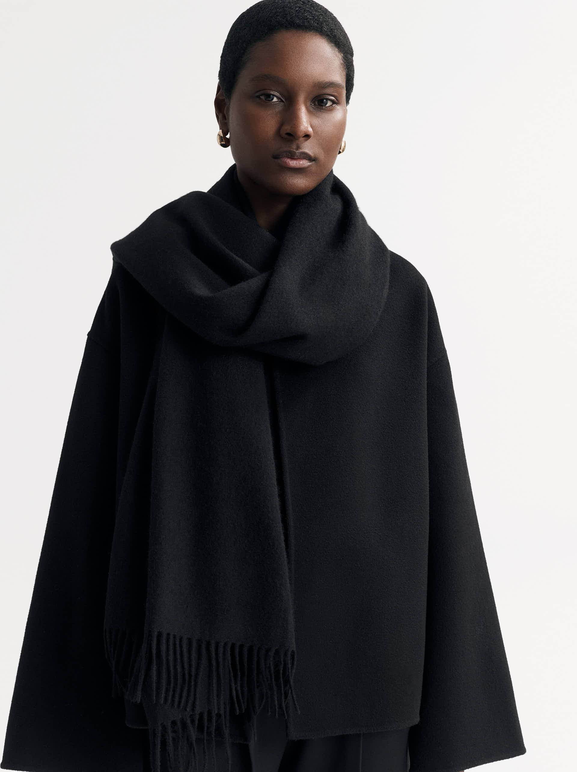 Woven Scarf Black 1