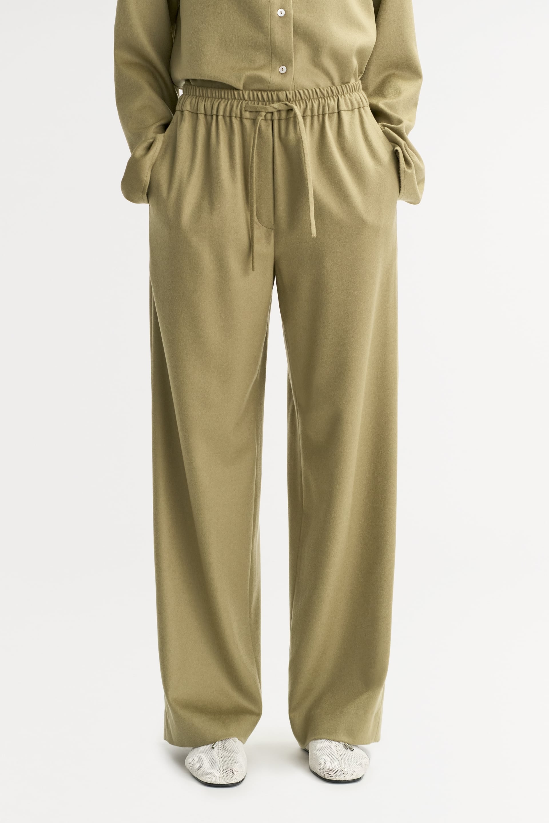Woven pants 3